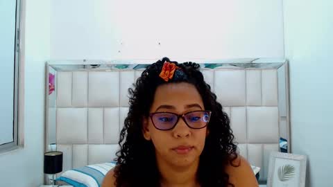 Snapshot of rebecca_mils chatting on 02.11.25 R E B E C A online show from 02.11.25