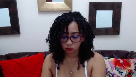 Snapshot of rebecca_mils chatting on 03.01.25 R E B E C A online show from 03.01.25