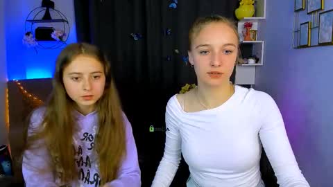 Snapshot of rebecca_smile_ chatting on 09.26.25 rebecca_smile_ online show from 09.26.25