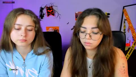 Snapshot of rebecca_smile_ chatting on 10.22.25 rebecca_smile_ online show from 10.22.25