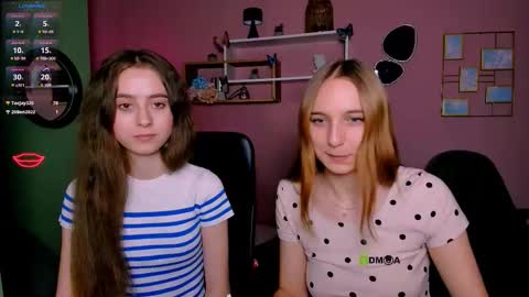 Snapshot of rebecca_smile_ chatting on 11.26.25 rebecca_smile_ online show from 11.26.25