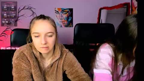 Snapshot of rebecca_smile_ chatting on 12.14.25 rebecca_smile_ online show from 12.14.25