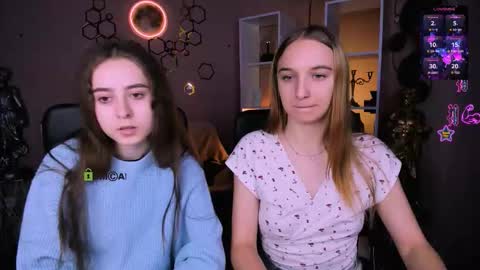 Snapshot of rebecca_smile_ chatting on 12.15.25 rebecca_smile_ online show from 12.15.25