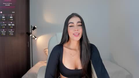 Snapshot of rebeccabaxter chatting on 12.20.25 Rebecca online show from 12.20.25