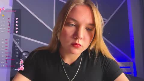 Snapshot of rebeccaeglitis chatting on 11.23.25 Rebecca online show from 11.23.25