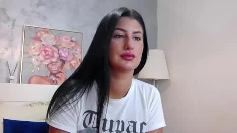 Snapshot of rebeccaryen chatting on 12.18.25 RebeccaRyen online show from 12.18.25