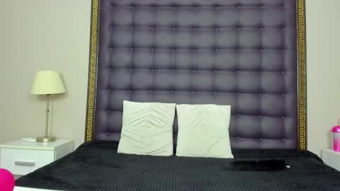 rebeccavibes online show from 11.17.25