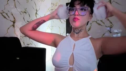 Snapshot of rebeka_baker chatting on 01.05.26 REBEKA online show from 01.05.26