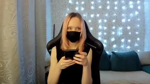 Snapshot of rebesaolset chatting on 12.11.24 RebesaOlset online show from 12.11.24