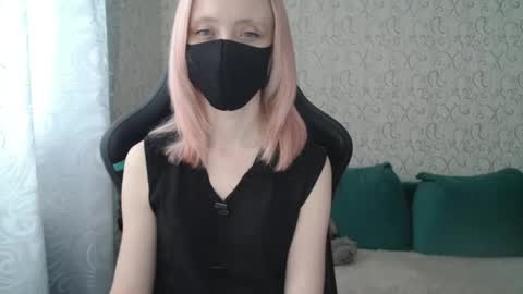 Snapshot of rebesaolset chatting on 12.16.24 RebesaOlset online show from 12.16.24