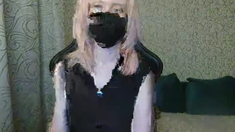 Snapshot of rebesaolset chatting on 12.16.24 RebesaOlset online show from 12.16.24