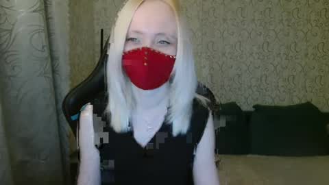 Snapshot of rebesaolset chatting on 01.06.25 RebesaOlset online show from 01.06.25