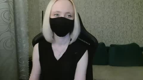 Snapshot of rebesaolset chatting on 01.26.25 RebesaOlset online show from 01.26.25