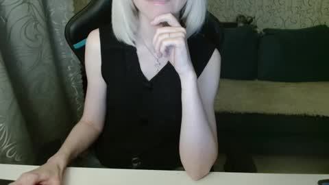 Snapshot of rebesaolset chatting on 02.07.25 RebesaOlset online show from 02.07.25