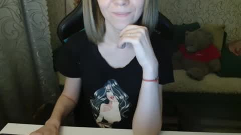 Snapshot of rebesaolset chatting on 09.29.25 RebesaOlset online show from 09.29.25