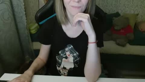 Snapshot of rebesaolset chatting on 10.01.25 RebesaOlset online show from 10.01.25