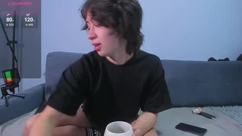 Snapshot of recklessalan chatting on 11.19.25 Alan online show from 11.19.25