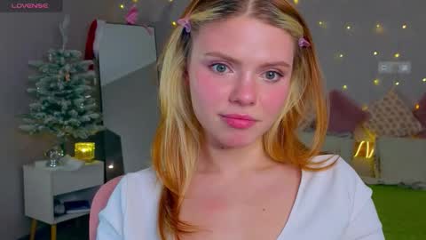 Snapshot of red__candy chatting on 01.10.26 red__candy online show from 01.10.26