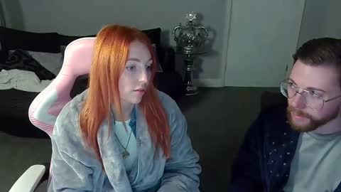 Snapshot of red_firesquirt chatting on 01.04.25 Red -  online show from 01.04.25