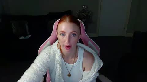 Snapshot of red_firesquirt chatting on 02.12.25 Red -  online show from 02.12.25