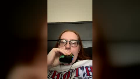 Snapshot of red_hot_foxx03 chatting on 03.27.26 red_hot_foxx03 online show from 03.27.26