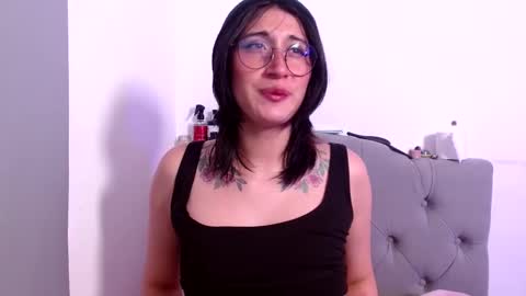 IG   OF red moonn online show from 02.18.25