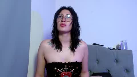 IG   OF red moonn online show from 09.16.25