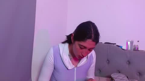 IG   OF red moonn online show from 10.12.25