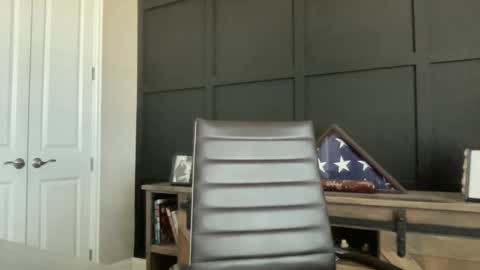 Snapshot of redbull1414 chatting on 11.25.25 RedBull online show from 11.25.25