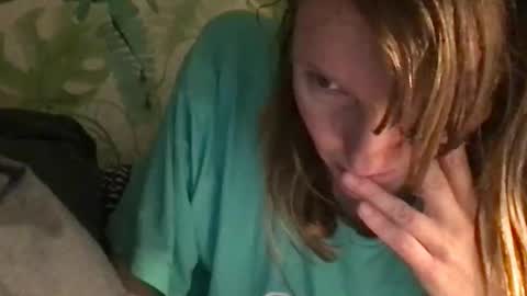 Snapshot of redfoxofficial chatting on 11.02.25 Redfox online show from 11.02.25