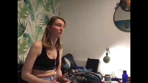 Snapshot of redfoxofficial chatting on 12.03.25 Redfox online show from 12.03.25