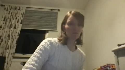 Snapshot of redfoxofficial chatting on 12.16.25 Redfox online show from 12.16.25