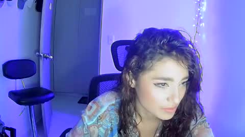 Snapshot of redgirlpum chatting on 10.21.25 redgirlpum online show from 10.21.25