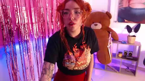Snapshot of redgirrl_77 chatting on 05.06.26 Mere online show from 05.06.26
