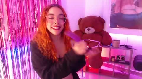 Snapshot of redgirrl_77 chatting on 05.09.26 Mere online show from 05.09.26