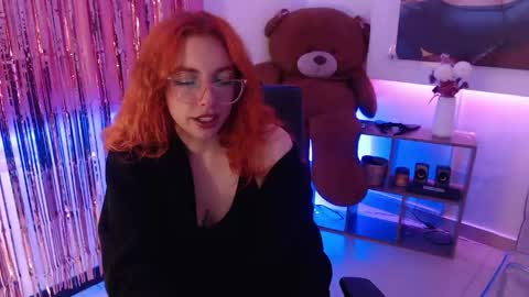 Snapshot of redgirrl_77 chatting on 05.16.26 Mere online show from 05.16.26