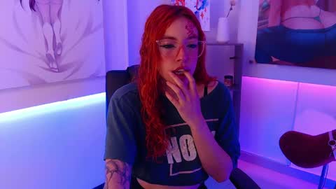 Snapshot of redgirrl_77 chatting on 05.31.26 Mere online show from 05.31.26