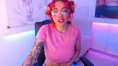 Snapshot of redgirrl_77 chatting on 06.22.26 Mere online show from 06.22.26