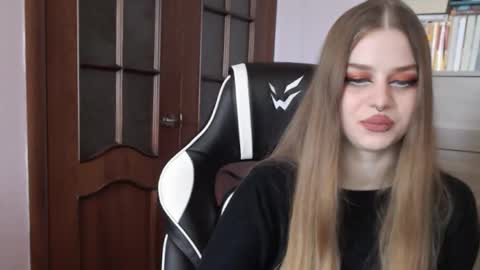 Lily online show from 09.22.25