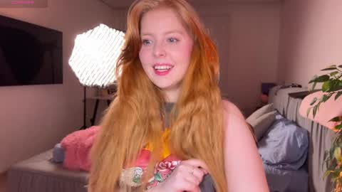 Snapshot of redhotvixen_ chatting on 04.05.26 Sofia online show from 04.05.26