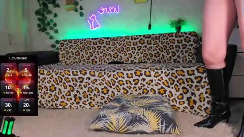 Snapshot of redhurrican chatting on 03.07.26 RedHurrican online show from 03.07.26