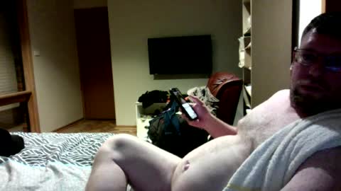 Snapshot of redroomowing chatting on 07.29.26 redroomowing online show from 07.29.26