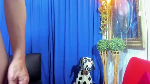 Snapshot of redroomxx chatting on 02.08.25 MIA online show from 02.08.25