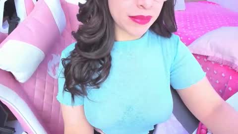 Snapshot of redski77 chatting on 12.20.25 redski77 online show from 12.20.25