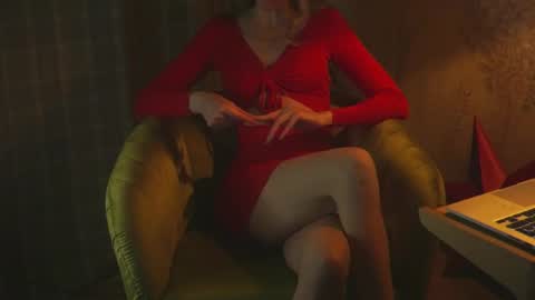 Snapshot of redsparrow__ chatting on 03.08.26 Red online show from 03.08.26