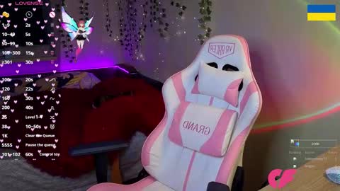 Snapshot of redvelveten chatting on 11.16.25 Ronnie online show from 11.16.25