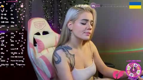 Snapshot of redvelveten chatting on 11.20.25 Ronnie online show from 11.20.25