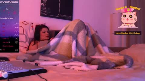 Snapshot of redyari chatting on 03.09.25 Red online show from 03.09.25