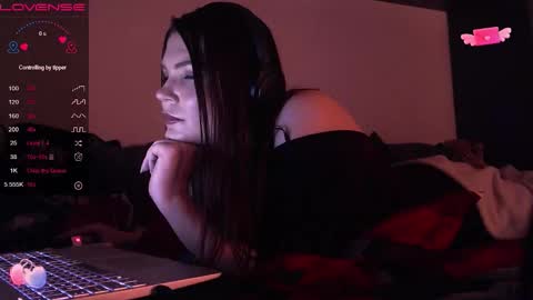 Snapshot of redyari chatting on 01.10.26 Red online show from 01.10.26