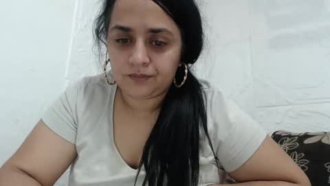 Snapshot of reeapassion chatting on 11.21.25 Reea online show from 11.21.25